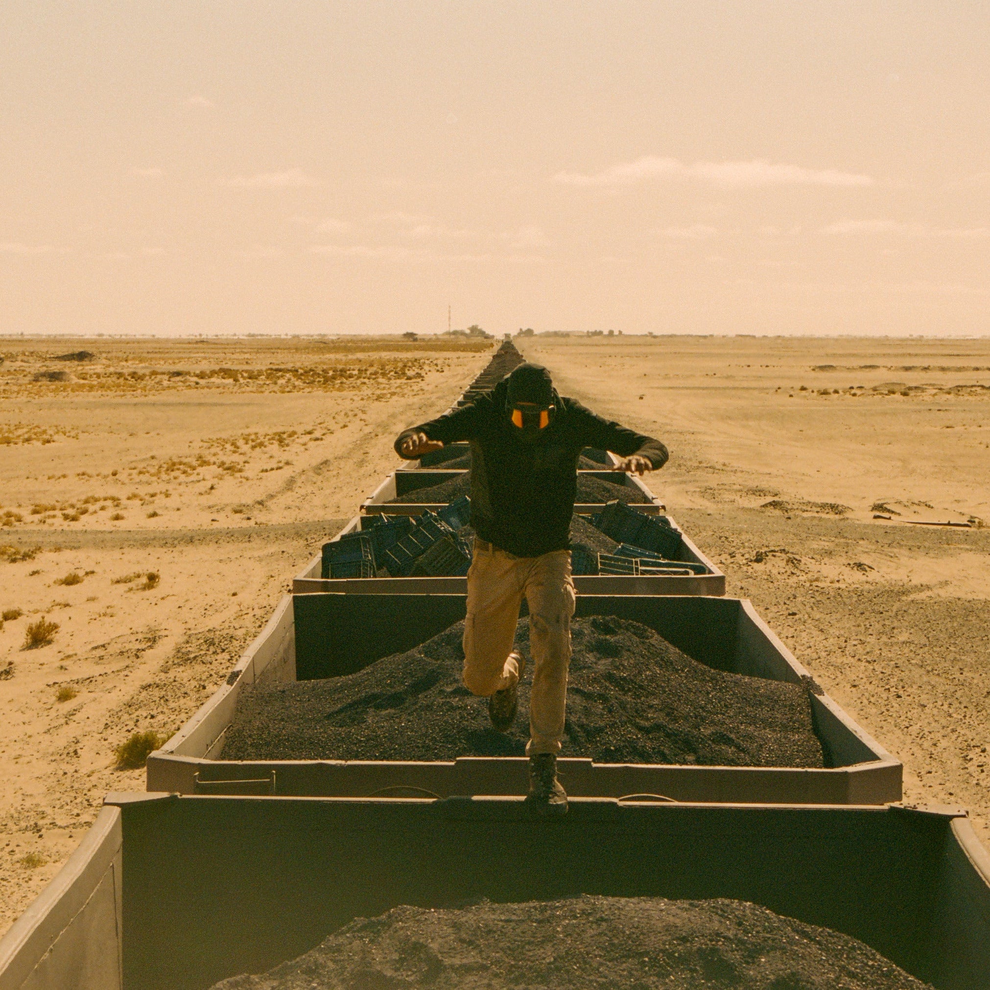 Shipste_r - Please mind the gap between the train and (Désert du Sahara, Mauritanie)
