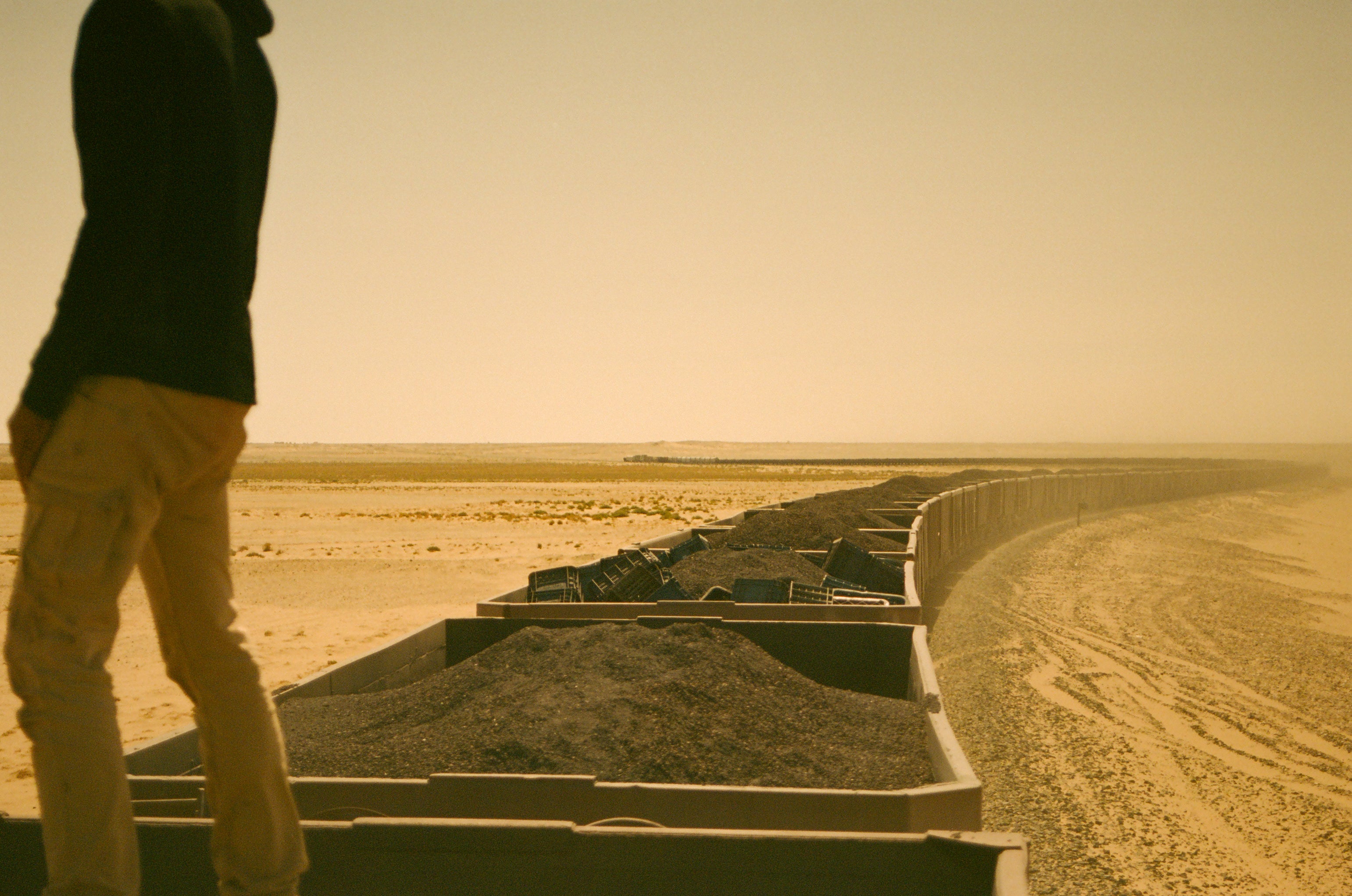 Shipste_r -  Sur le monstre d’acier (Désert du Sahara, Mauritanie)