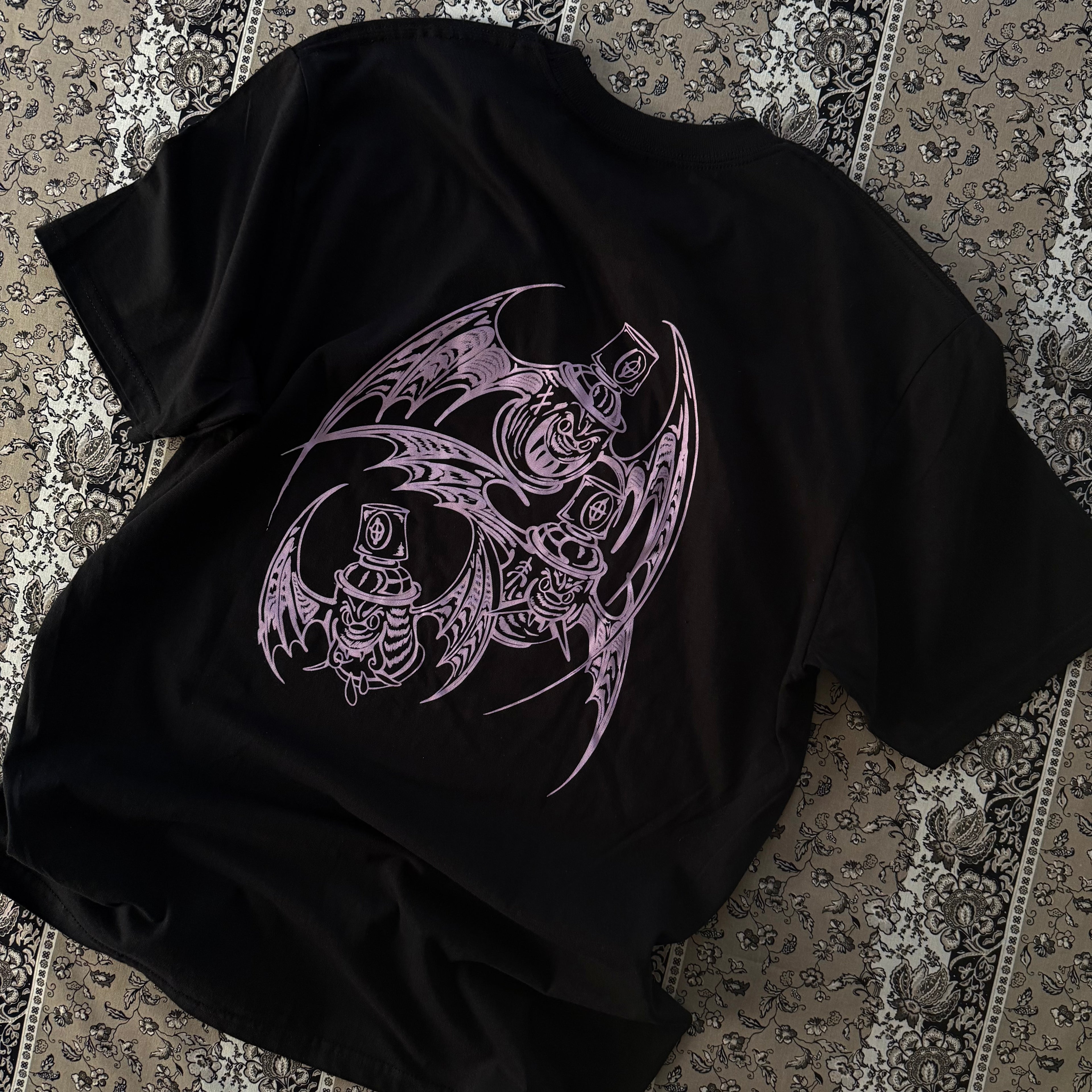 AP x Adeus - Tee "Dark caps"